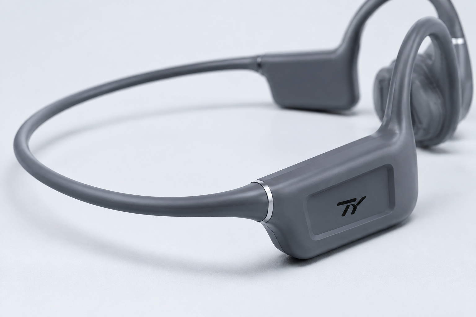 Close-up of the TY wraparound band and silver-trimmed connection